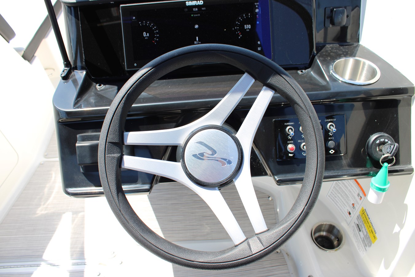 2026 Sea Ray SPX 210 Outboard 33
