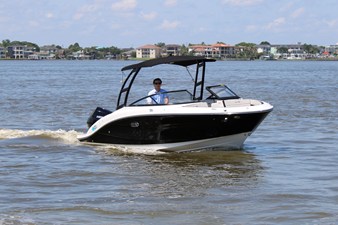Sea Ray SPX 210 Outboard 8 2026 Sea Ray SPX 210 Outboard 9