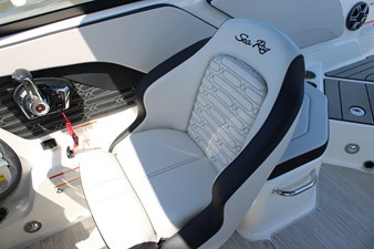Sea Ray SPX 210 Outboard 14 2026 Sea Ray SPX 210 Outboard 15