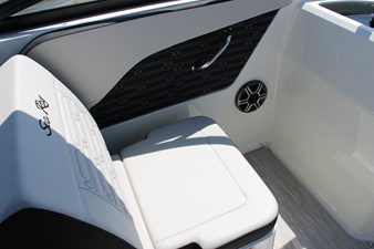 Sea Ray SPX 210 Outboard 15 2026 Sea Ray SPX 210 Outboard 16