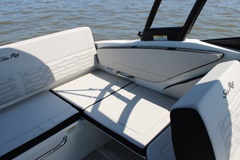 Sea Ray SPX 210 Outboard 23 2026 Sea Ray SPX 210 Outboard 24