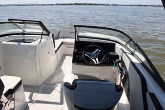 Sea Ray SPX 210 Outboard 27 2026 Sea Ray SPX 210 Outboard 28