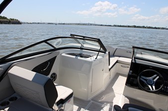Sea Ray SPX 210 Outboard 28 2026 Sea Ray SPX 210 Outboard 29