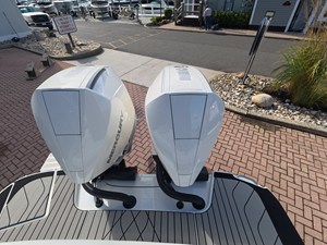 Sea Ray SLX 280 Outboard 2 2027 Sea Ray SLX 280 Outboard 3
