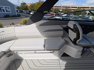 Sea Ray SLX 280 Outboard 8 2027 Sea Ray SLX 280 Outboard 9