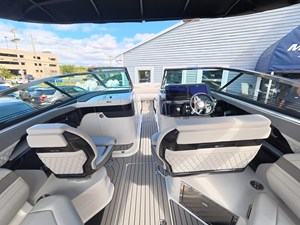 Sea Ray SLX 280 Outboard 10 2027 Sea Ray SLX 280 Outboard 11