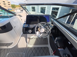 Sea Ray SLX 280 Outboard 12 2027 Sea Ray SLX 280 Outboard 13