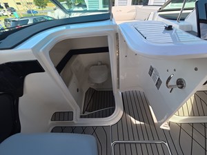 Sea Ray SLX 280 Outboard 16 2027 Sea Ray SLX 280 Outboard 17