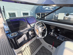 Sea Ray SLX 280 Outboard 18 2027 Sea Ray SLX 280 Outboard 19