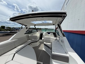 Sea Ray Sundancer 320 16 2026 Sea Ray Sundancer 320 17