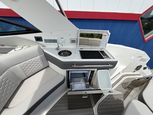 Sea Ray Sundancer 320 20 2026 Sea Ray Sundancer 320 21