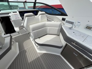 Sea Ray Sundancer 320 21 2026 Sea Ray Sundancer 320 22