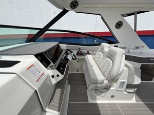 Sea Ray Sundancer 320 25 2026 Sea Ray Sundancer 320 26