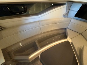 Sea Ray Sundancer 320 35 2026 Sea Ray Sundancer 320 36