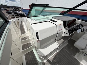 Sea Ray Sundancer 320 50 2026 Sea Ray Sundancer 320 51