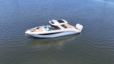 Sea Ray SLX 400 Outboard 2 2026 Sea Ray SLX 400 Outboard 3