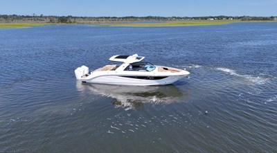 Sea Ray SLX 400 Outboard 3 2026 Sea Ray SLX 400 Outboard 4