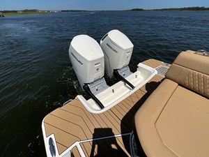 Sea Ray SLX 400 Outboard 5 2026 Sea Ray SLX 400 Outboard 6