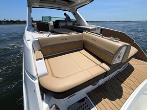 Sea Ray SLX 400 Outboard 7 2026 Sea Ray SLX 400 Outboard 8