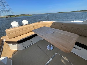 Sea Ray SLX 400 Outboard 8 2026 Sea Ray SLX 400 Outboard 9