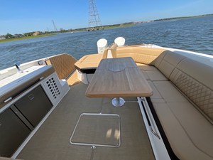 Sea Ray SLX 400 Outboard 9 2026 Sea Ray SLX 400 Outboard 10