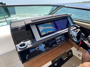 Sea Ray SLX 400 Outboard 12 2026 Sea Ray SLX 400 Outboard 13