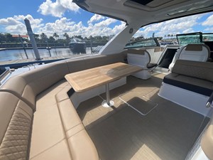 Sea Ray SLX 400 Outboard 16 2026 Sea Ray SLX 400 Outboard 17