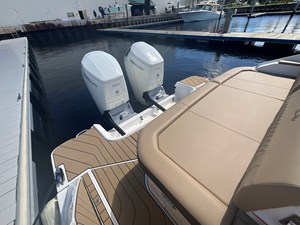 Sea Ray SLX 400 Outboard 19 2026 Sea Ray SLX 400 Outboard 20