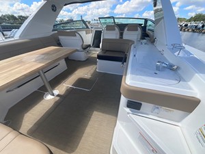 Sea Ray SLX 400 Outboard 22 2026 Sea Ray SLX 400 Outboard 23