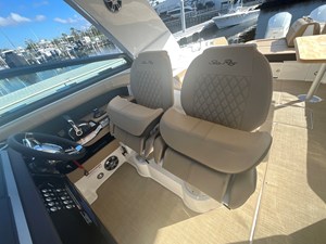 Sea Ray SLX 400 Outboard 24 2026 Sea Ray SLX 400 Outboard 25