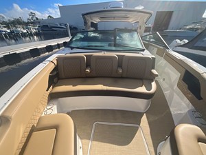 Sea Ray SLX 400 Outboard 25 2026 Sea Ray SLX 400 Outboard 26
