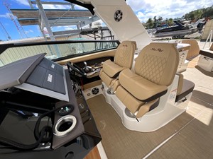 Sea Ray SLX 400 Outboard 36 2026 Sea Ray SLX 400 Outboard 37