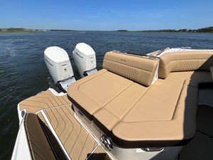 Sea Ray SLX 400 Outboard 42 2026 Sea Ray SLX 400 Outboard 43