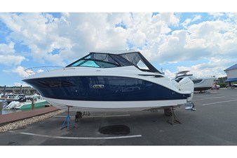Sea Ray Sundancer 320 Outboard 1 2026 Sea Ray Sundancer 320 Outboard 2