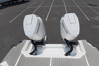 Sea Ray Sundancer 320 Outboard 3 2026 Sea Ray Sundancer 320 Outboard 4