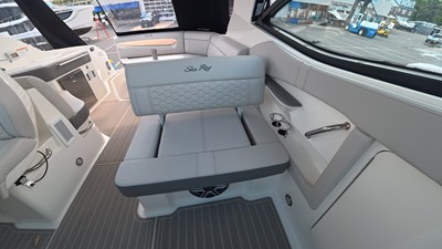 Sea Ray Sundancer 320 Outboard 19 2026 Sea Ray Sundancer 320 Outboard 20
