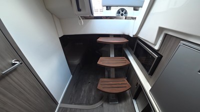 Sea Ray Sundancer 320 Outboard 22 2026 Sea Ray Sundancer 320 Outboard 23