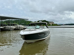 Cruisers Yachts 34 GLS Outboard 2 2026 Cruisers Yachts 34 GLS Outboard 3