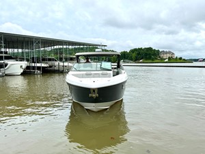 Cruisers Yachts 34 GLS Outboard 3 2026 Cruisers Yachts 34 GLS Outboard 4
