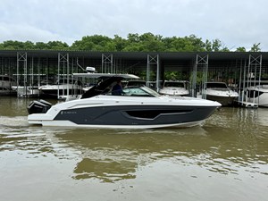 Cruisers Yachts 34 GLS Outboard 4 2026 Cruisers Yachts 34 GLS Outboard 5