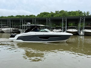 Cruisers Yachts 34 GLS Outboard 5 2026 Cruisers Yachts 34 GLS Outboard 6