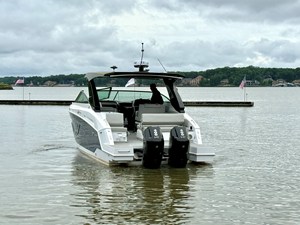 Cruisers Yachts 34 GLS Outboard 6 2026 Cruisers Yachts 34 GLS Outboard 7