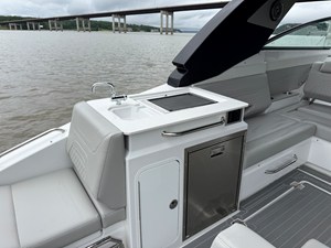 Cruisers Yachts 34 GLS Outboard 13 2026 Cruisers Yachts 34 GLS Outboard 14
