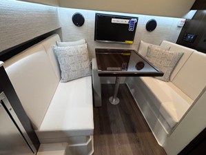 Cruisers Yachts 34 GLS Outboard 22 2026 Cruisers Yachts 34 GLS Outboard 23
