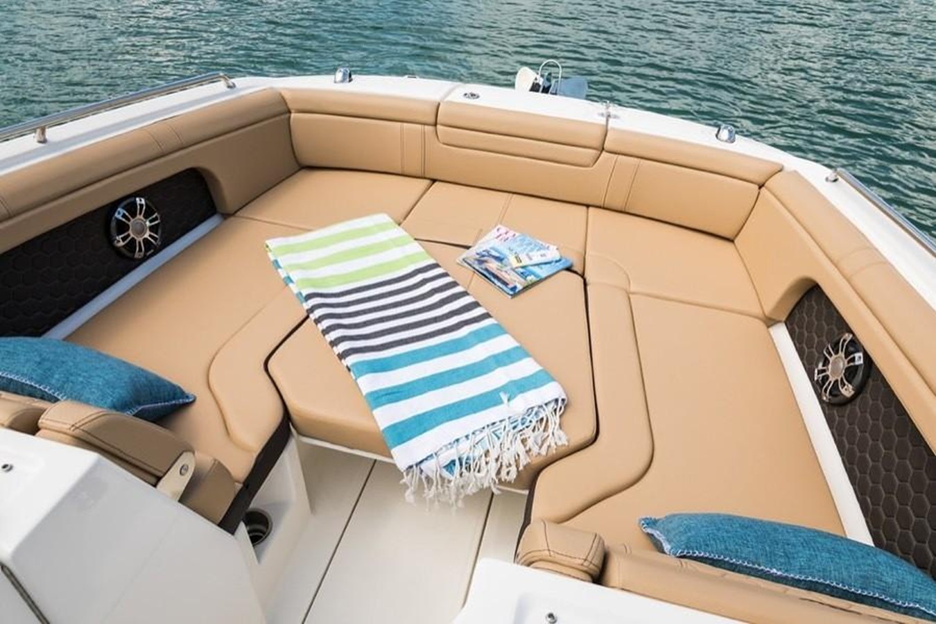 2027 Sea Ray SDX 290 Outboard 17