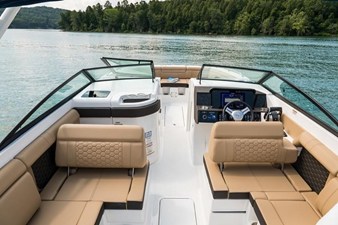 2027 Sea Ray SDX 290 Outboard 10