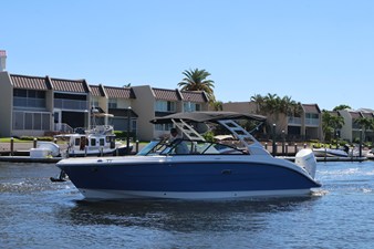 Sea Ray SDX 270 Outboard 10 2027 Sea Ray SDX 270 Outboard 11