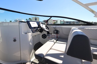 Sea Ray SDX 270 Outboard 21 2027 Sea Ray SDX 270 Outboard 22