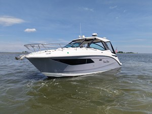 Sea Ray 320 SUNDANCER 0 2019 Sea Ray 320 SUNDANCER 1