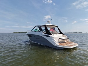 Sea Ray 320 SUNDANCER 2 2019 Sea Ray 320 SUNDANCER 3
